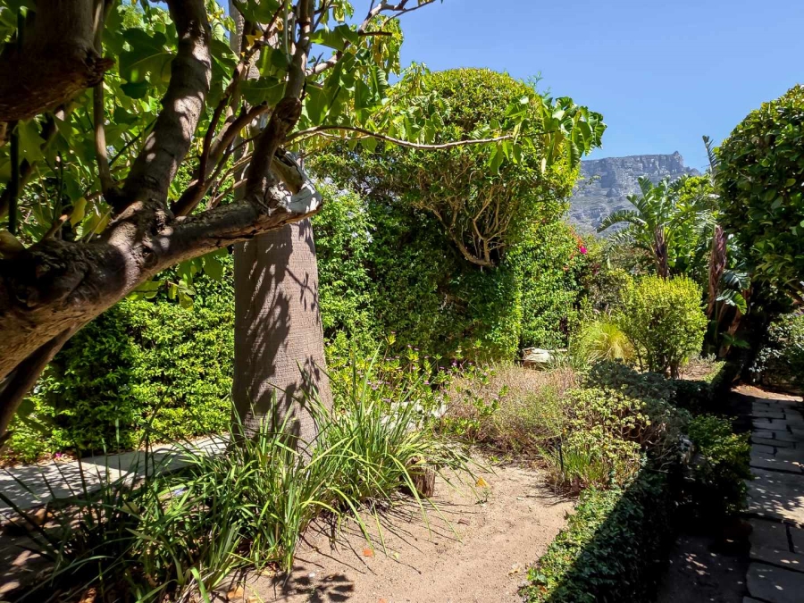 2 Bedroom Property for Sale in Vredehoek Western Cape